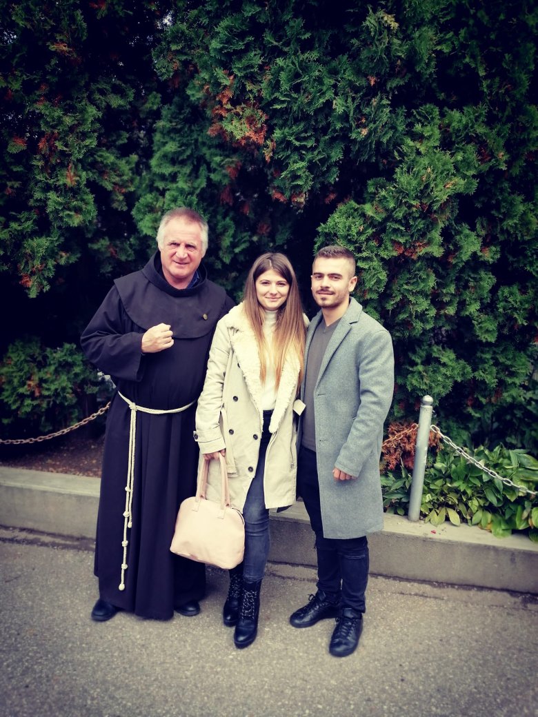 Csaba testvér egy fiatal jegyespárt kért fel a terv megvalósítására •  Fotó: Forrás: Crăciun Richárd