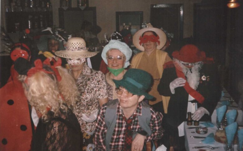 Az első bulik egyike 2000-ben •  Fotó: Forrás: Csíki Hölgyek Társasága