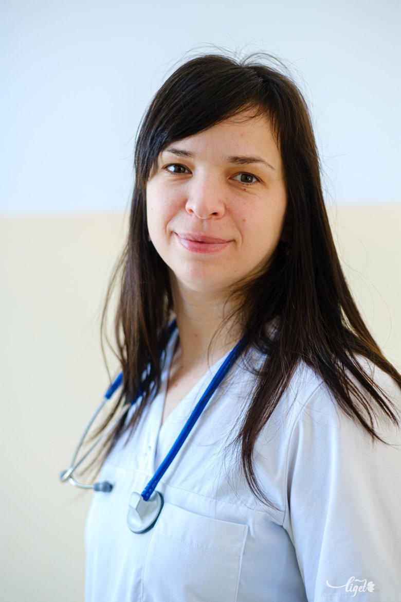 Kerész Ibolya Zseni, a Csíkszeredai Megyei Sürgősségi Kórház neurológus szakorvosa •  Fotó: Veres Nándor