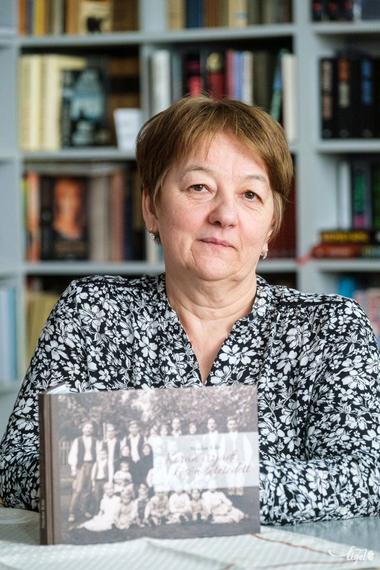 A könyv az én harmadik gyermekem, nagyon vártam azt a pillanatot, hogy kézbe vehessem -  mondja Sándor Edit •  Fotó: Veres Nándor