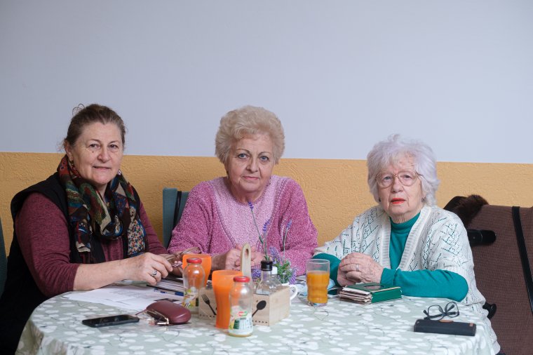 Hölgyek egymásért és másokért