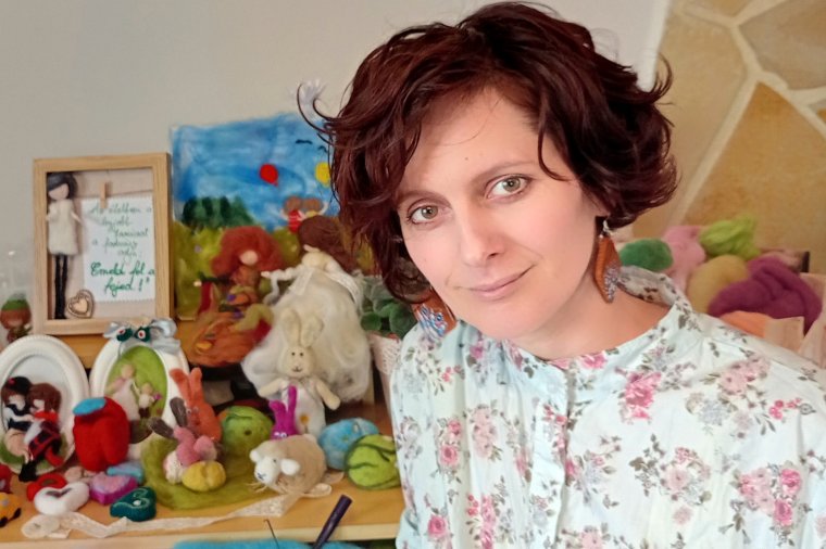 Pintyőkék tündéri világa: Pál Ibolya szeretet árasztó nemezbabái