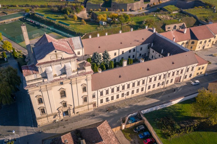 Tűz ütött ki a gyulafehérvári papneveldében, a Batthyáneum közvetlen közelében