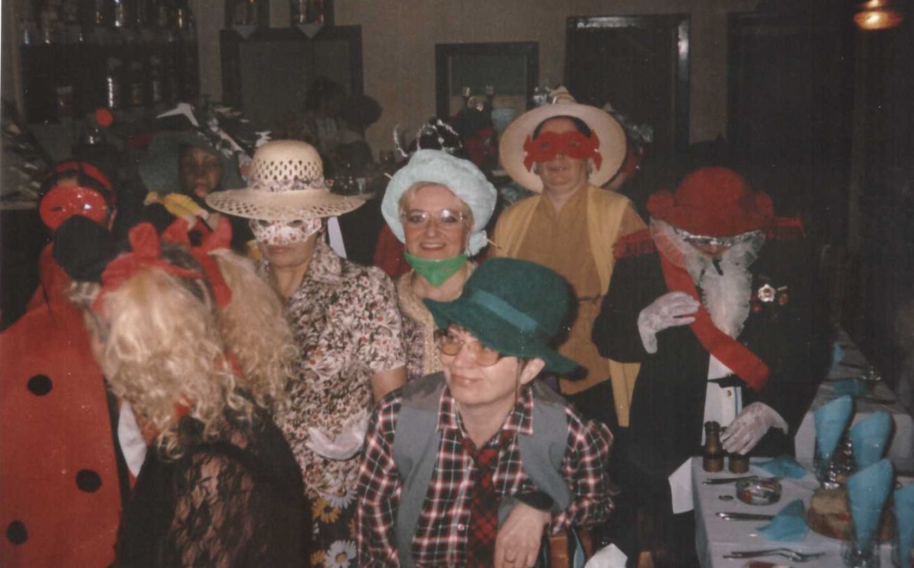 Az első bulik egyike 2000-ben •  Fotó: Forrás: Csíki Hölgyek Társasága