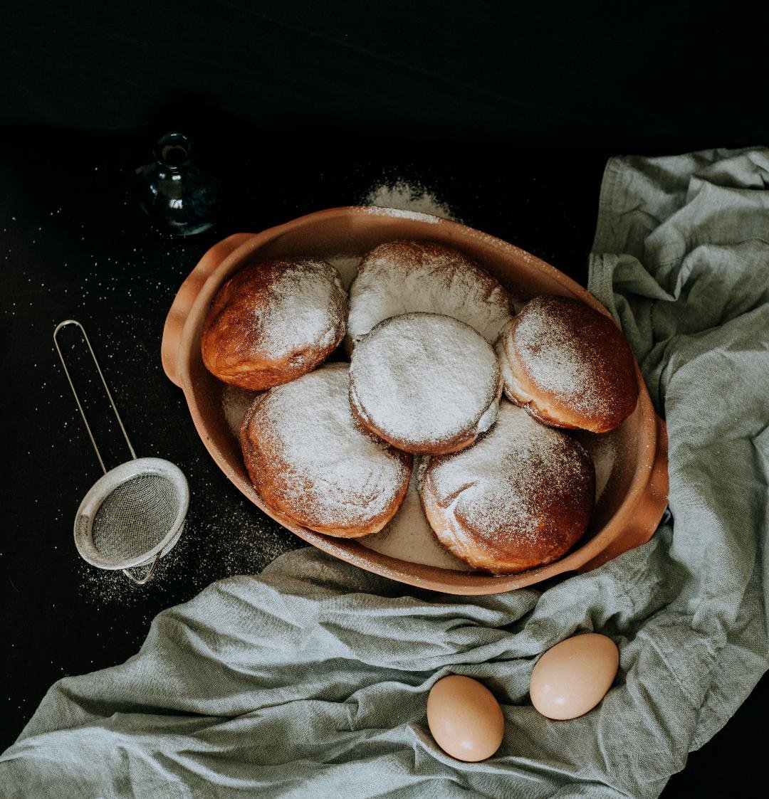 A bomboloni olaszul bombát jelent, és amint a kezedben tartasz egyet, meg is érted, hogy miért kapta ezt az elnevezést. •  Fotó: Gábor Anita személyes archívuma