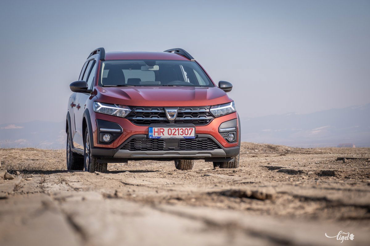 A B-oszlopig szinte ugyanaz, mint a Sandero Stepway, aztán egy teljesen új karakter mutatkozik meg •  Fotó: Pinti Attila
