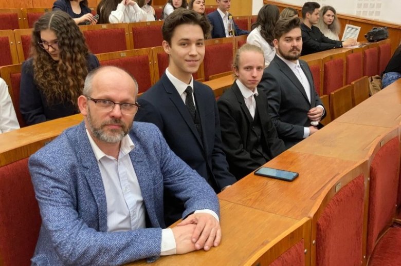 Dimén-Varga László és a mostaniak, tehát a 4GoSale díjnyertes csapata •  Fotó: Dimén-Varga László archívuma