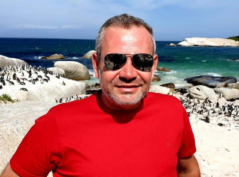 Fokváros, Boulders Beach,  háttérben az afrikai pingvinek •  Fotó: Kelemen Barna archívuma