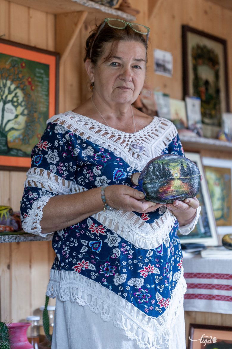 A kő formája adja meg, hogy mi kerül rá •  Fotó: Pinti Attila