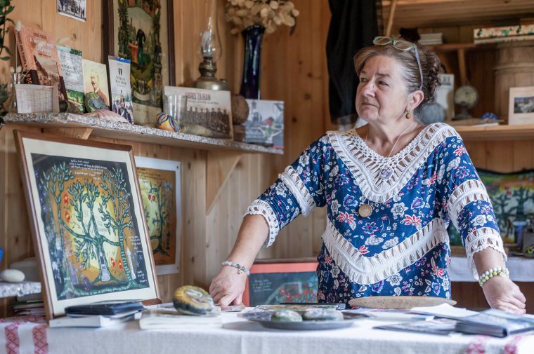 Vissza az ősök földjére: Szántó-Juhász Lili és a családfakutatás