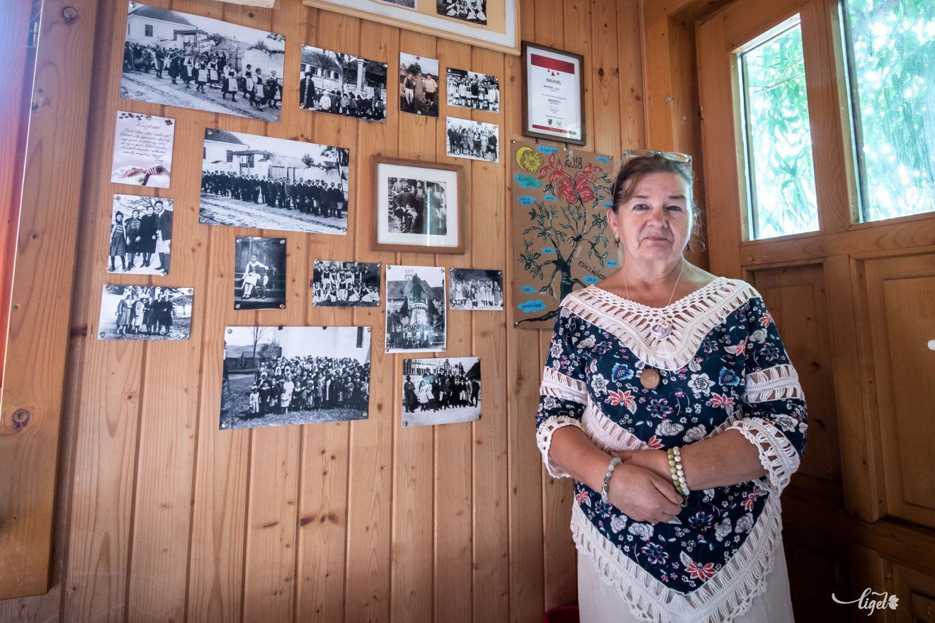 Szántó-Juhász Lili lázárfalvi kicsi „múzeumának” egy sarka •  Fotó: Pinti Attila