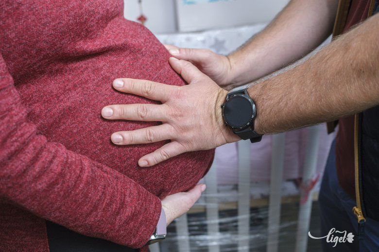 Az apa támogató, védő szerepe nagyon fontos •  Fotó: Veres Nándor
