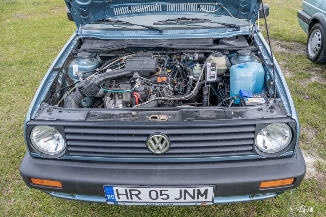 Páratlan minőségű „iparosmunka” az egyhatos benzinmotor •  Fotó: Pinti Attila