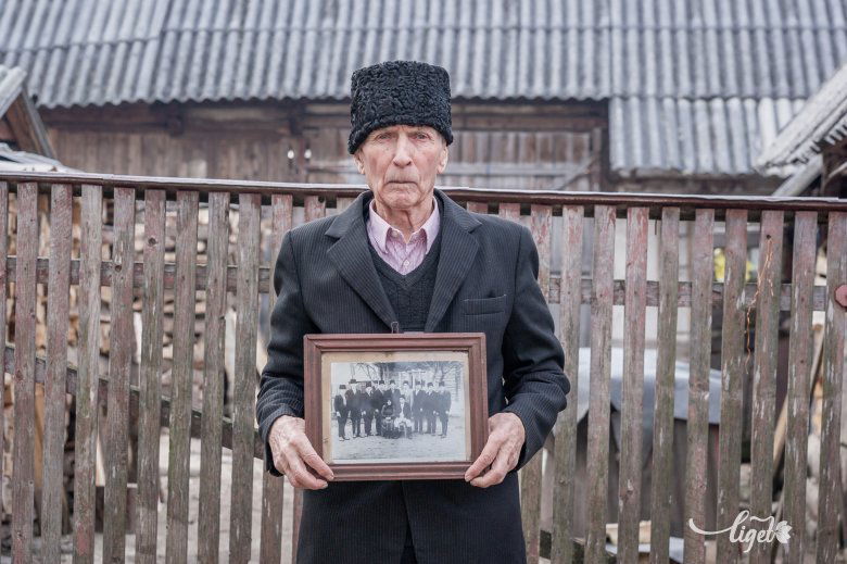 Féltve őrzött emlék •  Fotó: Pinti Attila