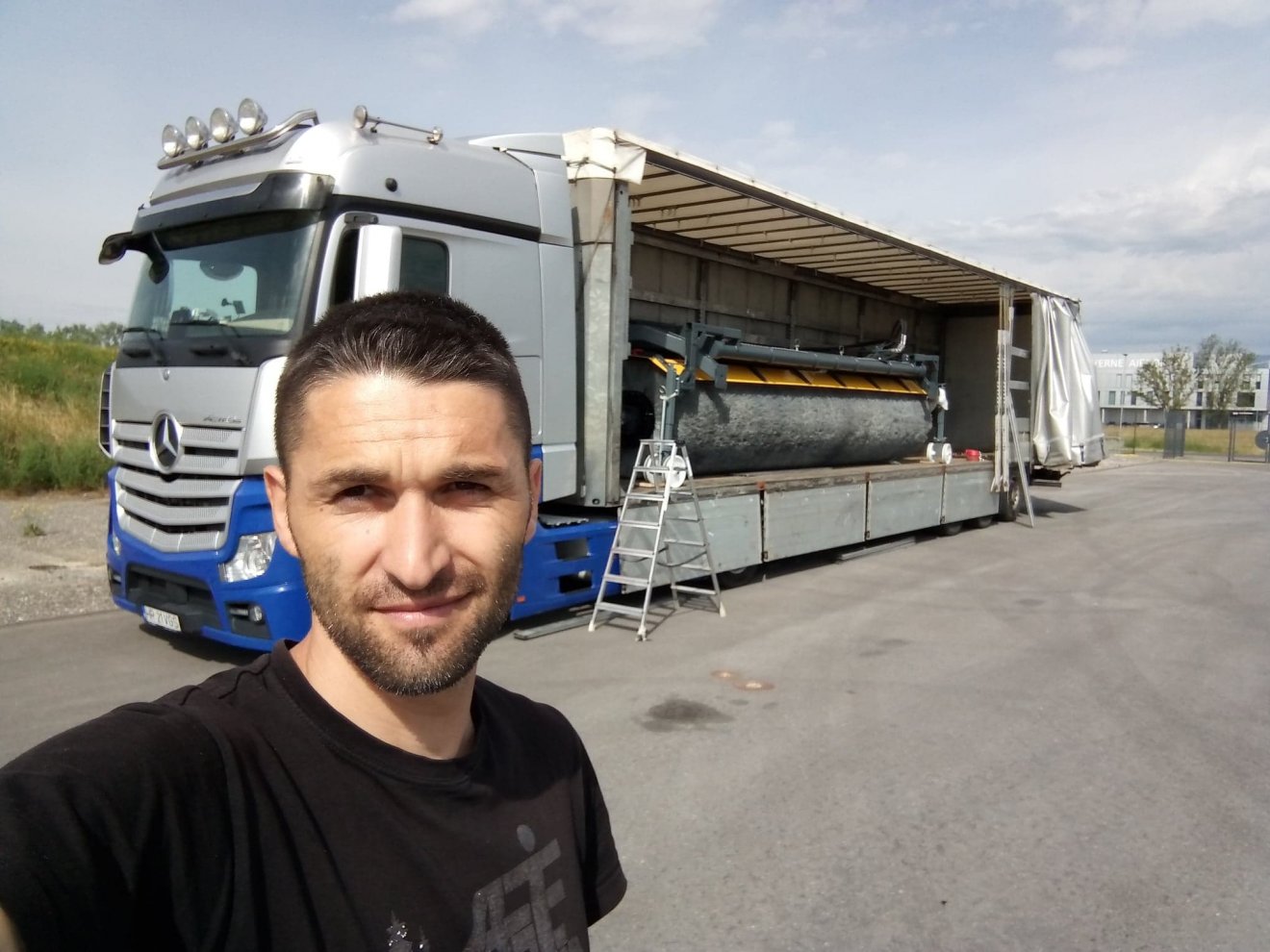 Magyari Tihamér civil foglalkozása kamionsofőr, de emellett lelkes amatőr terepfutó •  Fotó: Magyari Tihamér személyes archívuma