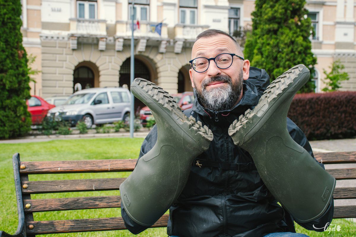 Ha valami, akkor gumicsizma kell! •  Fotó: László Ildikó
