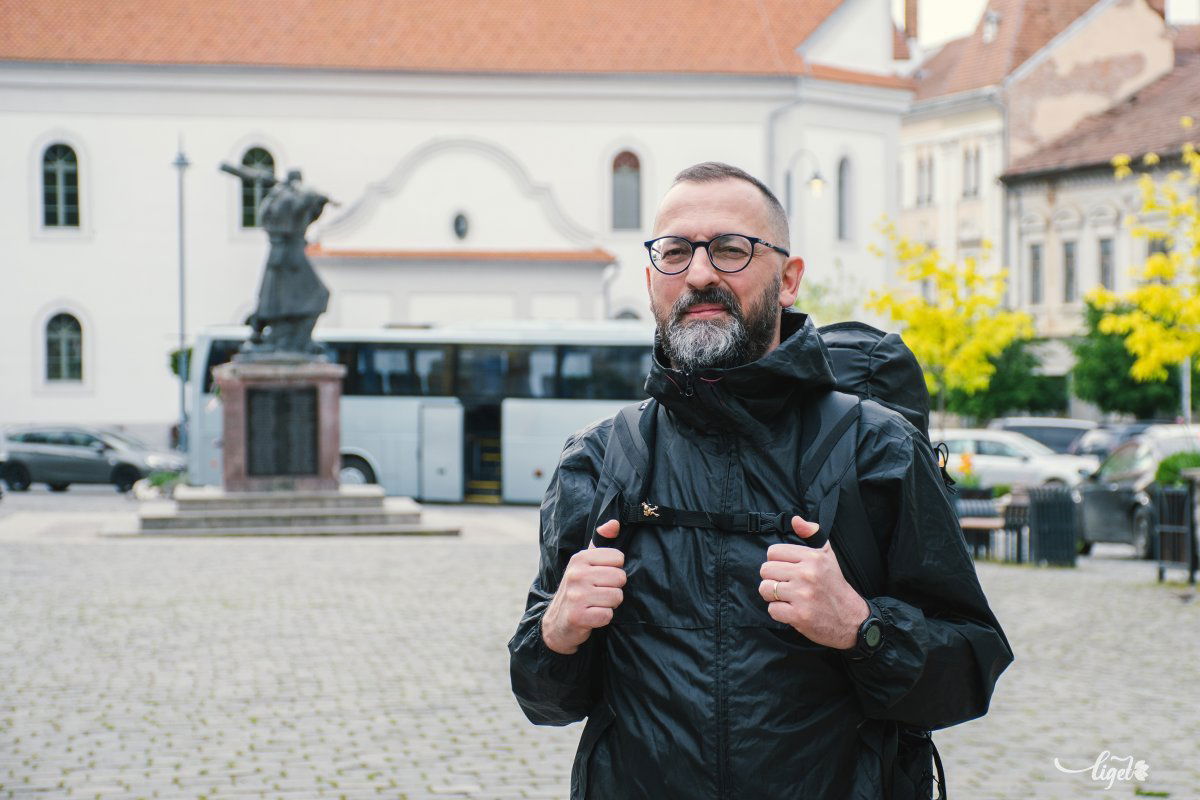 Széles Ferenc indulás előtt Székelyudvarhelyen, a Patkóban •  Fotó: László Ildikó