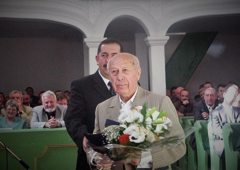 2004-ben Hargita-díjat kapott, amit az almási templomban adtak át •  Fotó: Forrás: Szabó Gyula örökösei