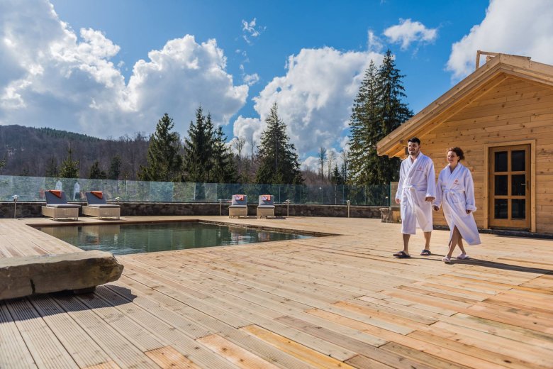 Kültéri medence. Szeptemberben még érdemes volt kipróbálni •  Fotó: Facebook/Bálványos Resort