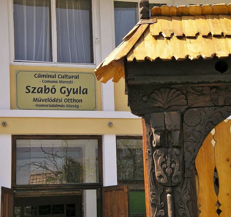 A homoródalmási kultúrház 2008 szeptembere óta viseli a nevét •  Fotó: Forrás: Szabó Gyula örökösei