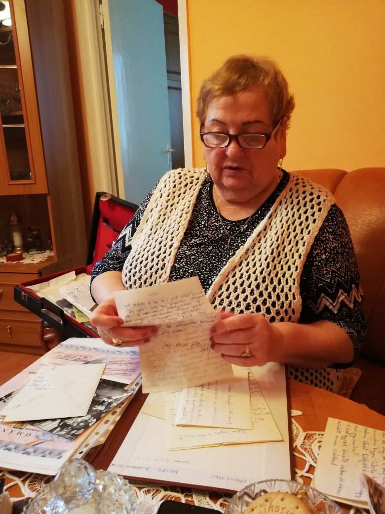 Levelek, fotók, képeslapok. Egy táskányi fájó emlék •  Fotó: D. Balázs Ildiko