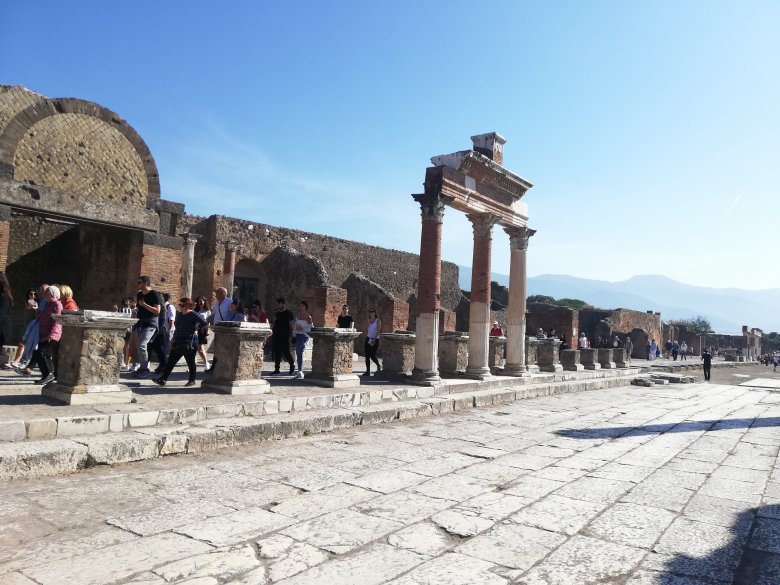Pompeji – templomok, paloták maradványa •  Fotó: Antal Erika