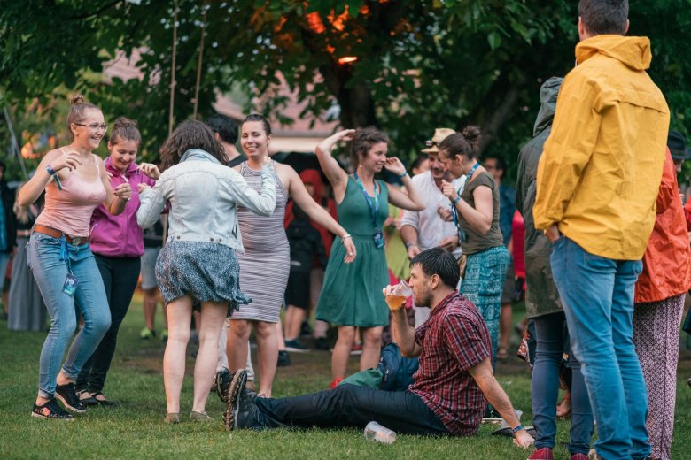 Legtöbb látogatója 25–35 év közötti fiatal, aki könnyen meglehet, hogy gyerekkel érkezik a fesztiválra, •  Fotó: Forrás: Méra World Music