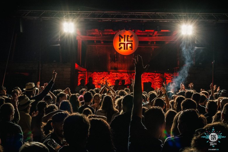 Világzenei kavalkád: mongol torokének, balkáni ritmusok, grúz angyali hangok Mérában