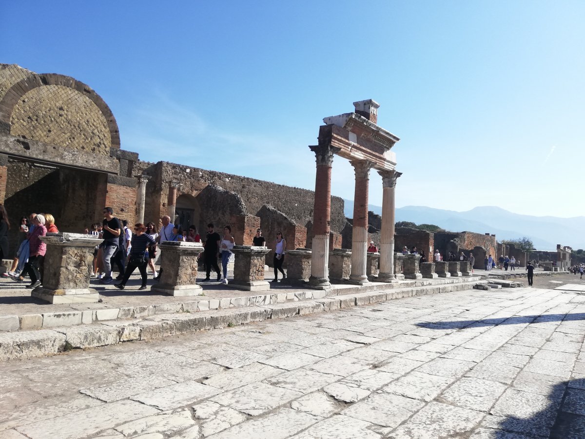 Pompeji – templomok, paloták maradványa •  Fotó: Antal Erika