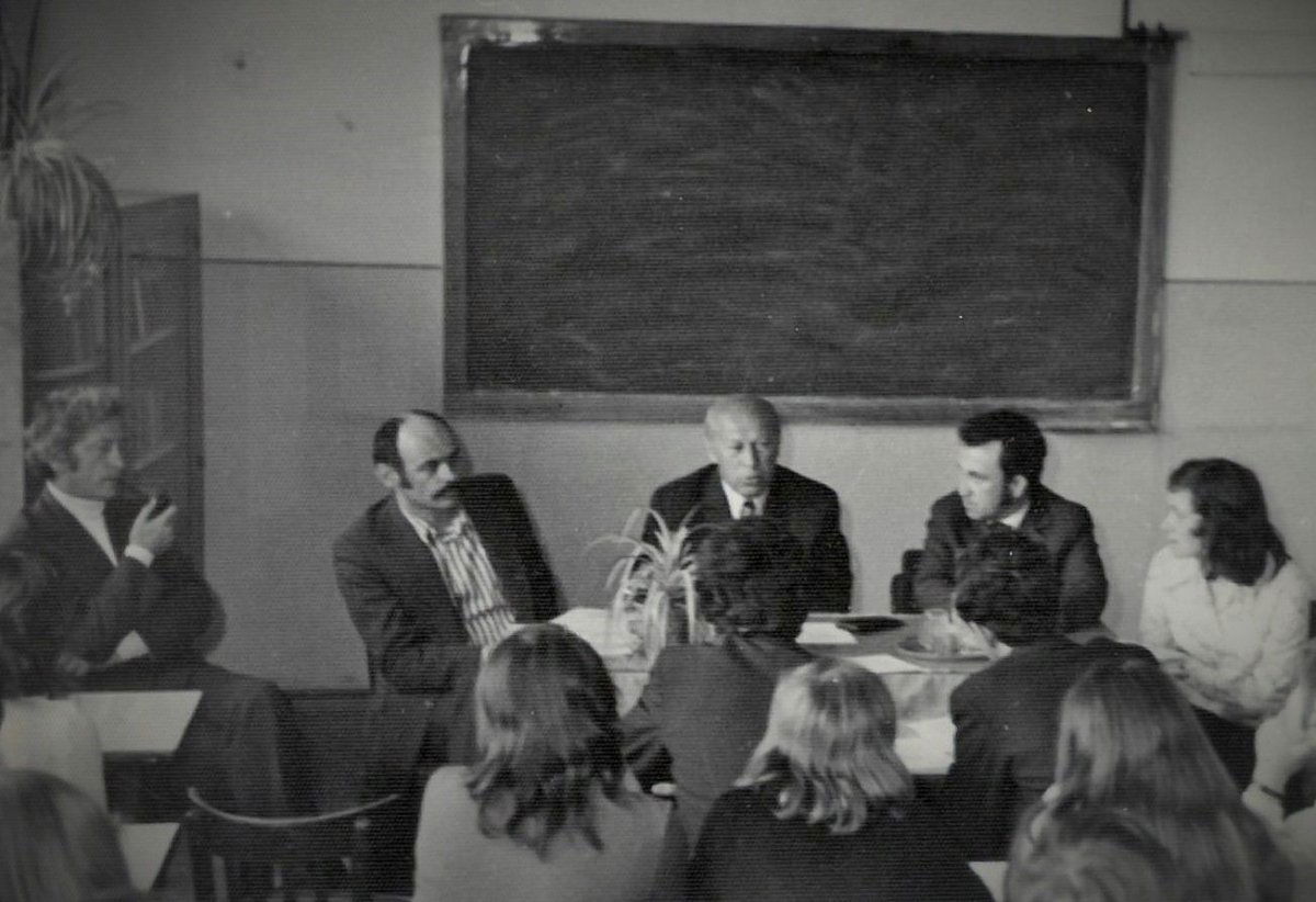 Író-olvasó találkozón Szilágysomlyón 1976 májusában •  Fotó: Forrás: Szabó Gyula örökösei