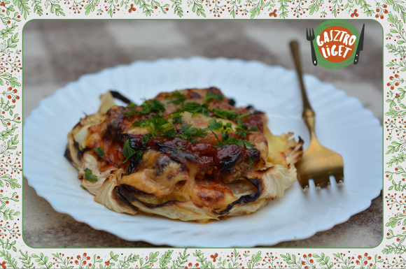 Darált hús káposztaágyon