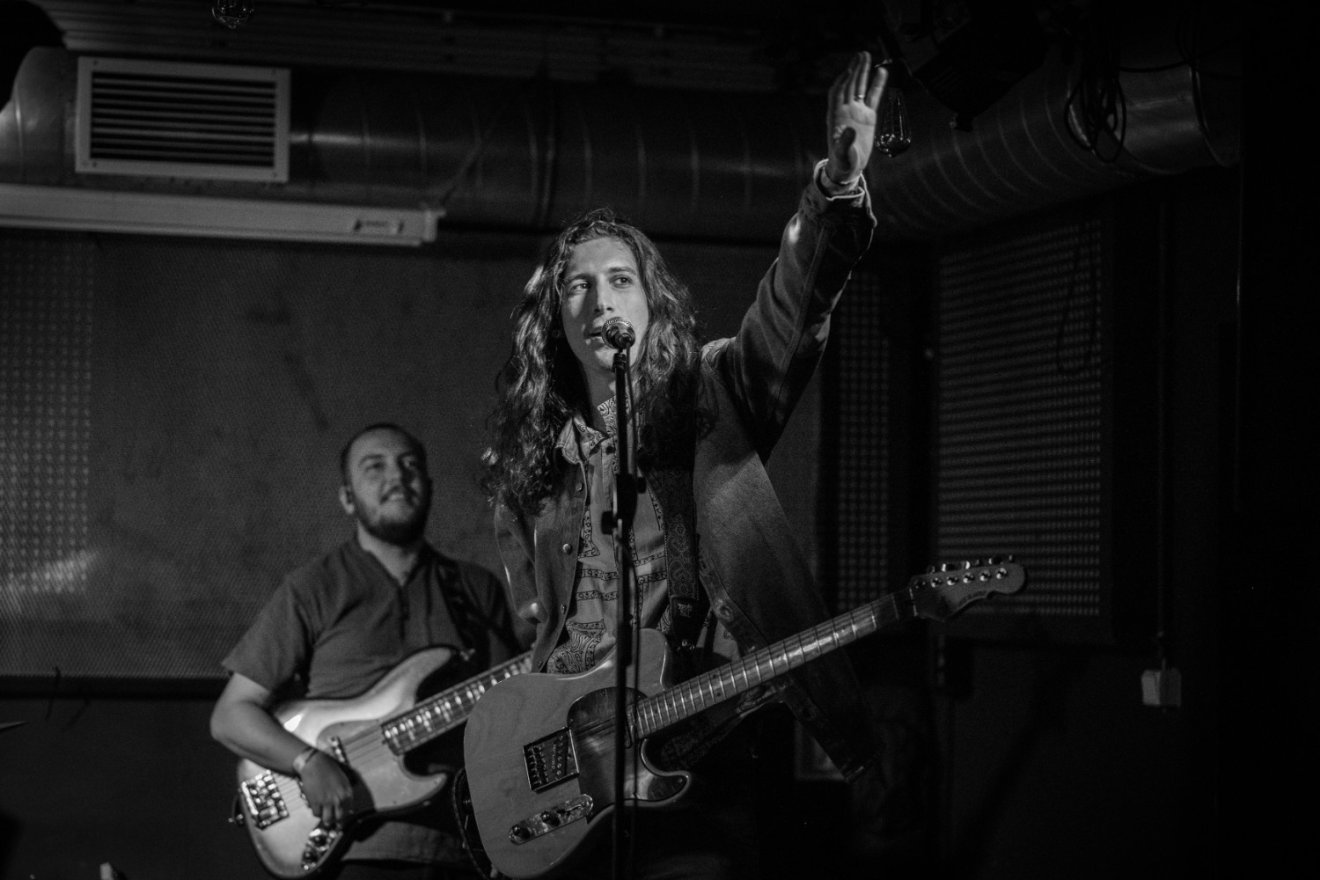 zenekar, A csajod, Szőcs Tamás, hot dog, turné, étkezés egy turnén