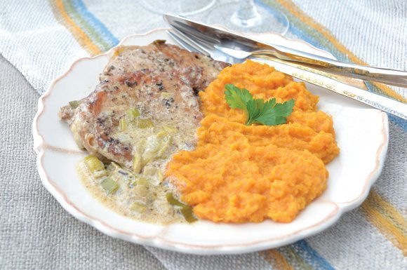 Babérleveles sertésszelet édesburgonya-pürével