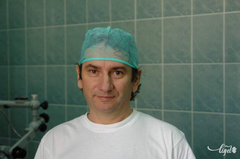 Dr. Fodor István fül-orr-gégész szakorvos •  Fotó: Jancsó László