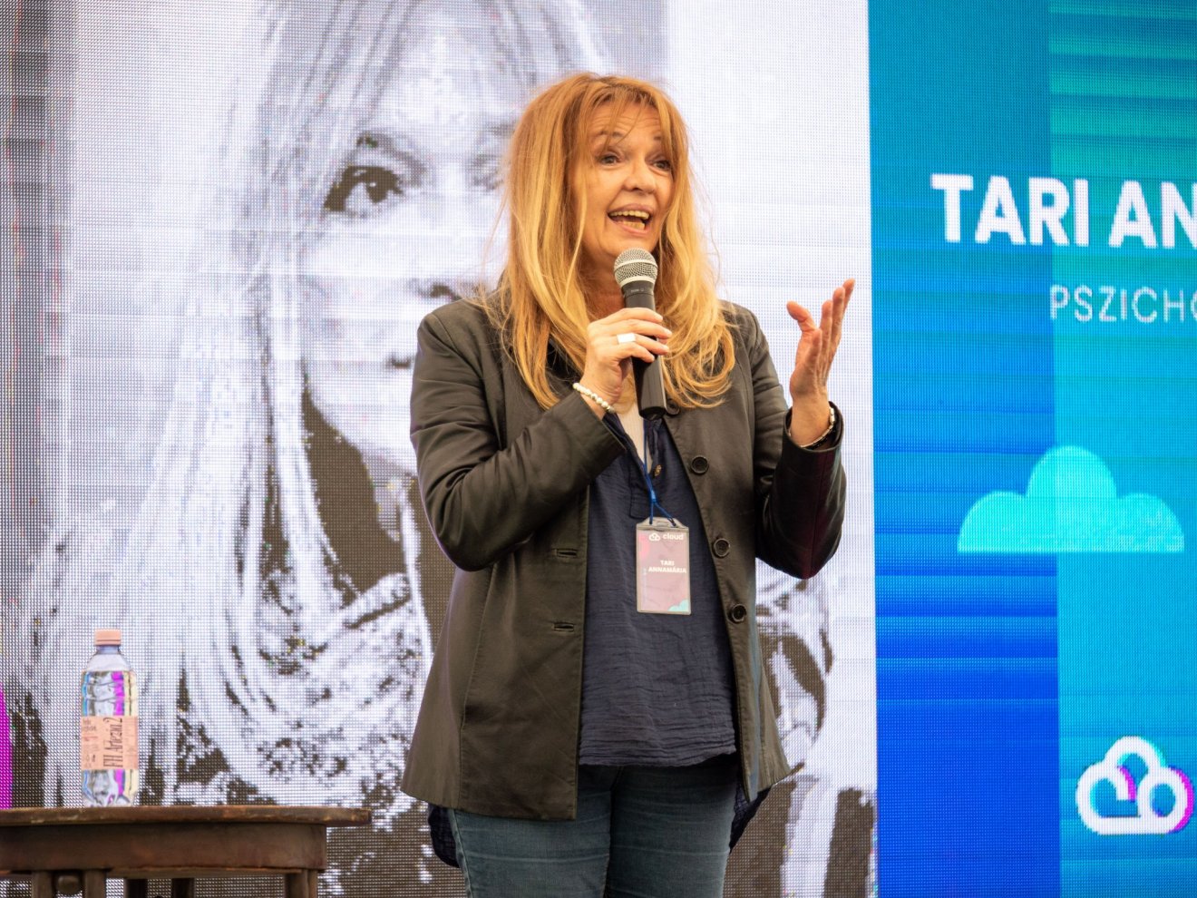 Tari Annamária a FOMO mögött húzódó jelenségekre is rávilágított •  Fotó: Forrás: Cloud Youth Festival