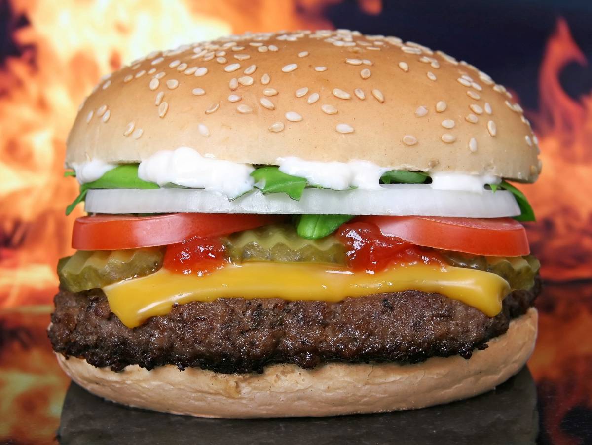 A hamburger az ötvenes évektől duplájára nőtt •  Fotó: Pixabay.com