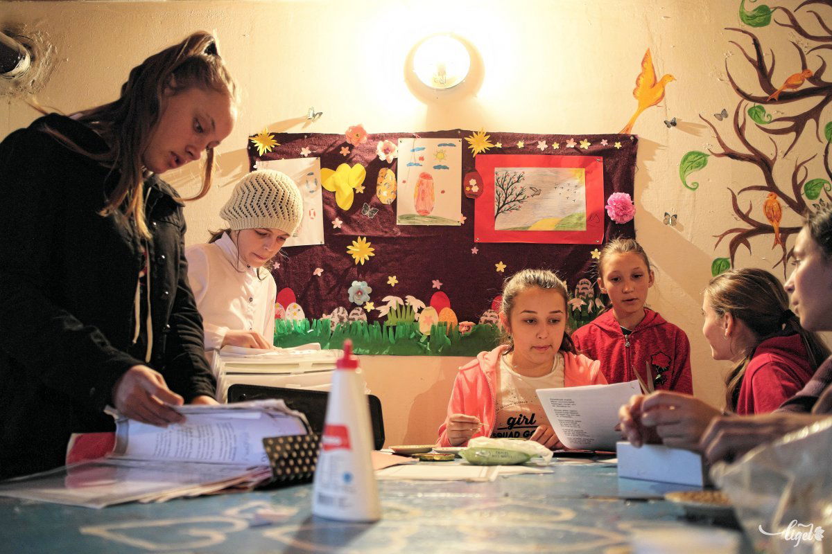 Iskola utáni
csángóföldi fakultatív
magyar nyelvű oktatás &bullet;  Fotó: Veres Nándor