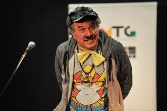 A hülyéskedésből márpedig meg lehet élni, avagy Pityu