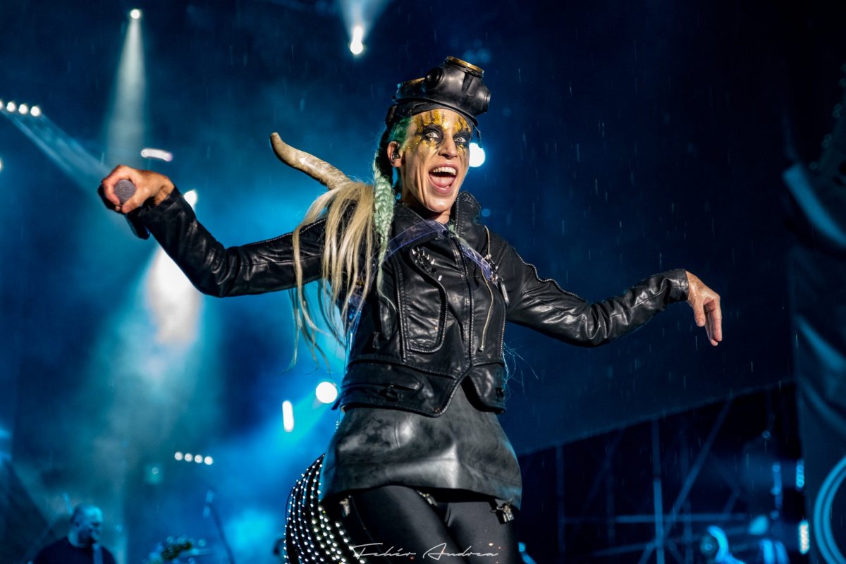 A színpadon mindig különleges jelenség Pásztor Anna &bullet;  Fotó: Facebook/Anna & the Barbies