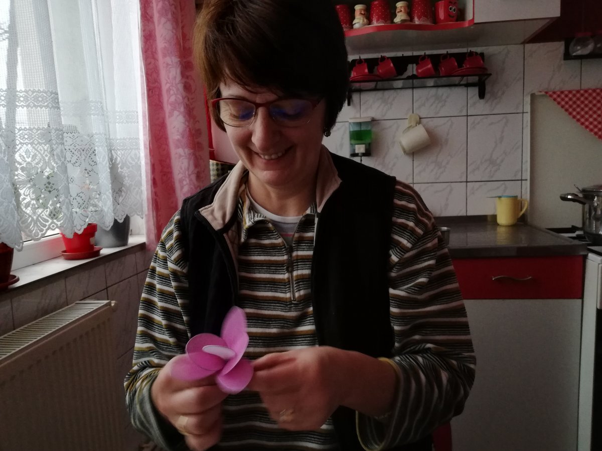„Nagyon szeretem csinálni, amikor nekiülök s dolgozok, olyan jó