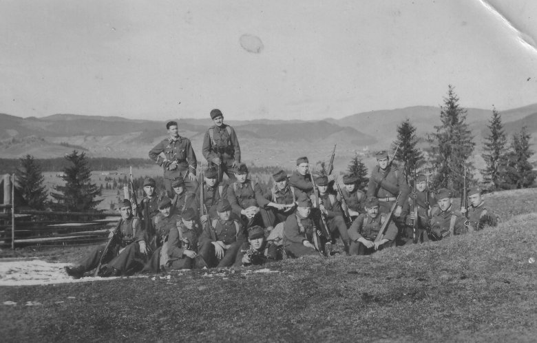 Katonai kiképzés 1942-ben 