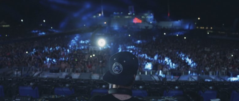 Hírnév, pénz, csillogás, rajongók tömege... és az apróbetűs részek •  Fotó: Avicii: True Stories