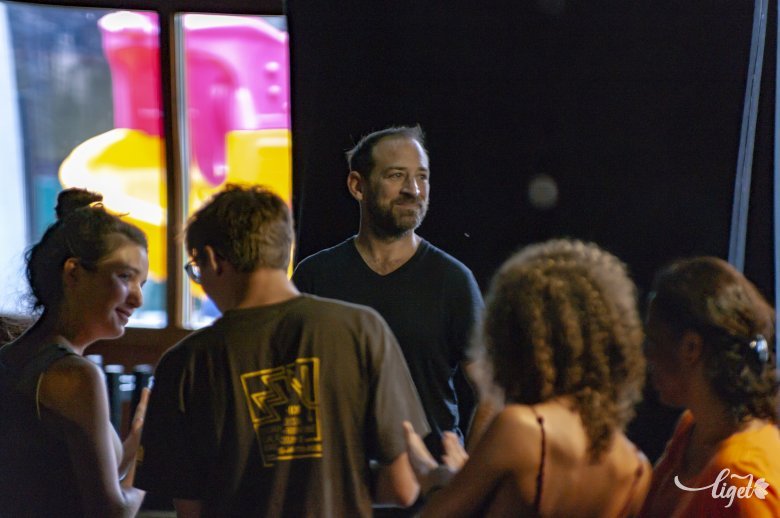 Andrew Hafler a Csíki Játékszínben tartott improvizációs workshopot •  Fotó: Gábos Albin