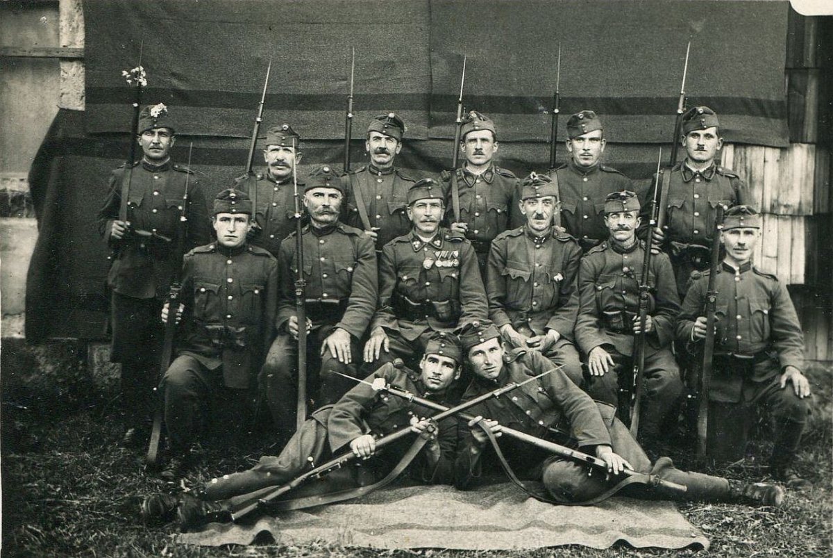 Alcsíki katonák Gyimesközéplokon 1941 nyarán 