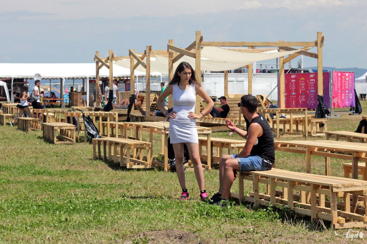 A Vibera épített fesztiválbútorzat itt látható •  Fotó: Haáz Vince