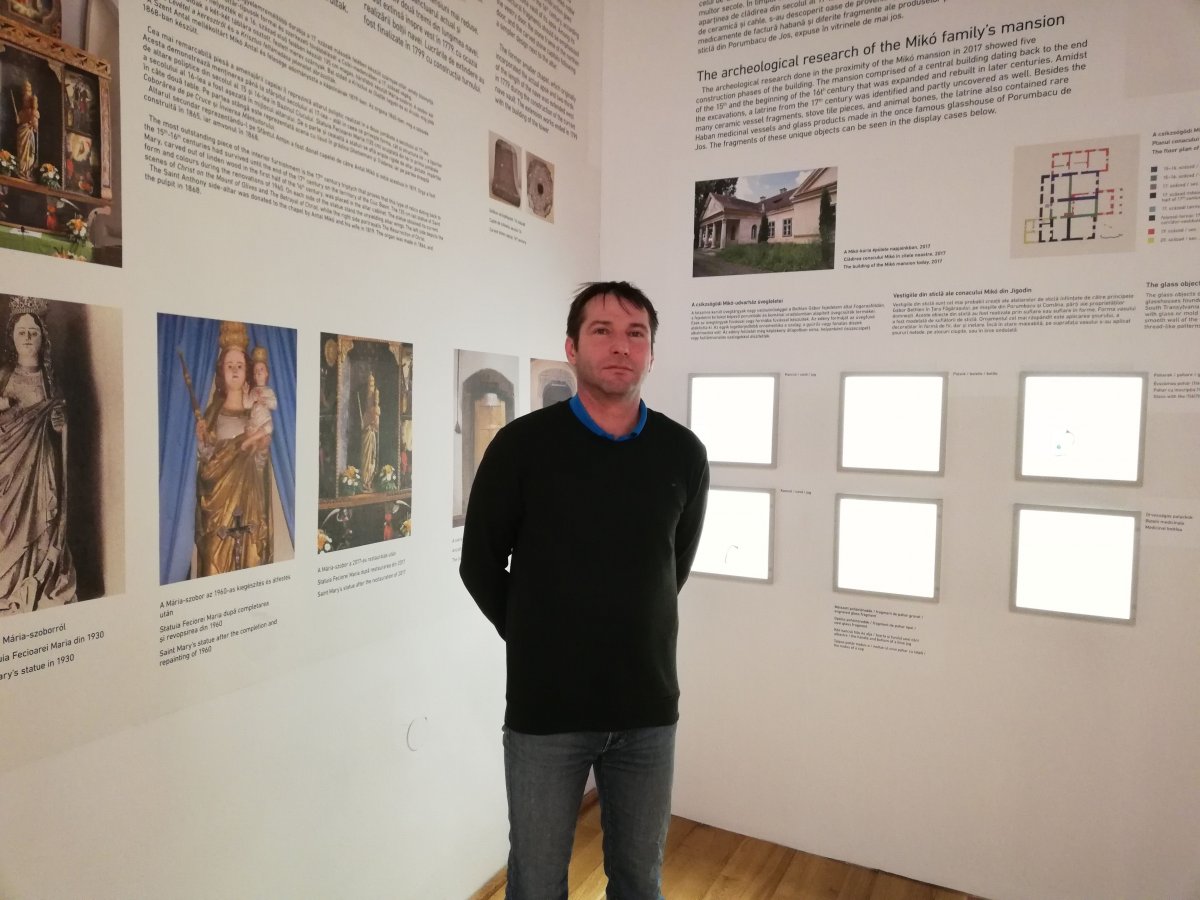 A várostörténeti kiállítás ezen részén Darvas Lóránt kalauzolt •  Fotó: Péter Beáta