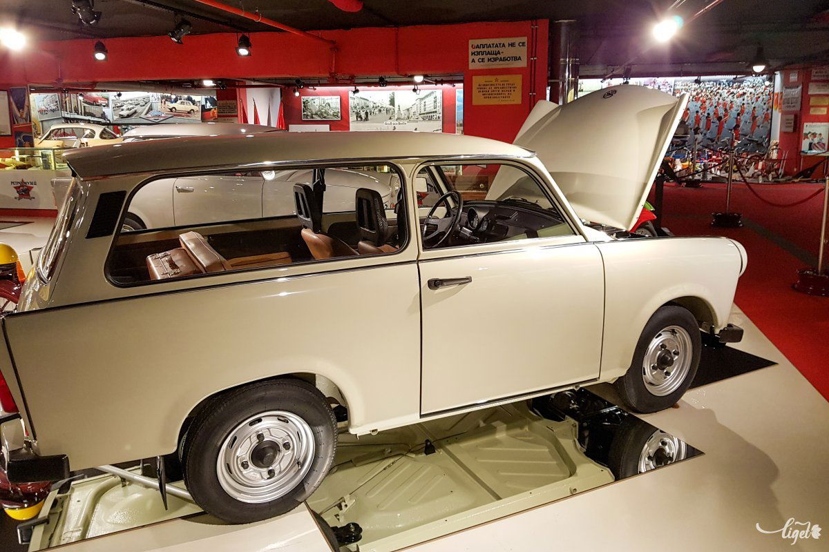 A Trabant viszont nem maradhat ki egy jó retrógyűjteményből •  Fotó: Rédai Attila
