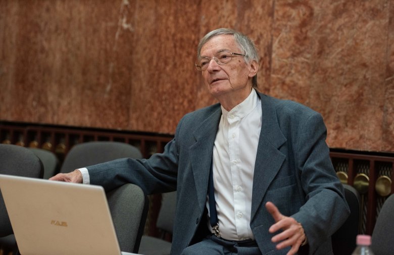 Dr. Albertini Béla fotótörténész •  Fotó: Ádám Gyula/Hargita Megyei Kulturális Központ