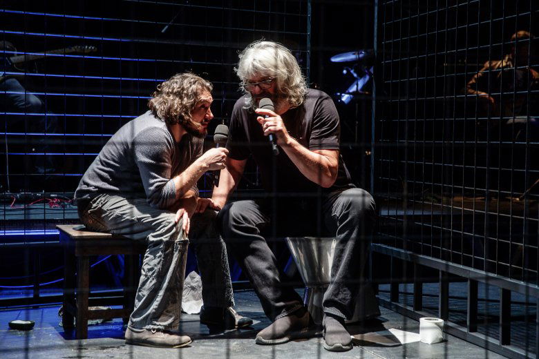 A koncert-színházi előadásban Földes László Hobo és Rácz József látható •  Fotó: Eöri Szabó Zsolt