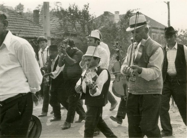 Híres zenészek nyughelyeit tennék rendbe